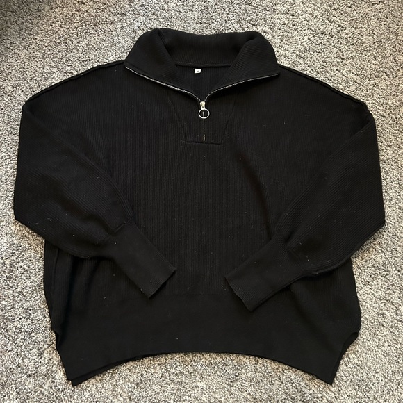 Sweaters - Women’s Black 1/4 Zip Sweater size M